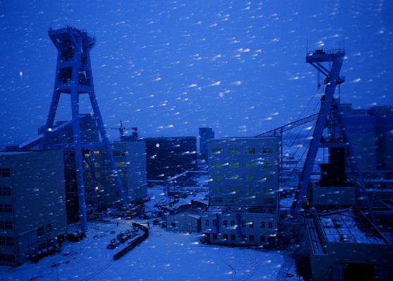 頂風冒雪