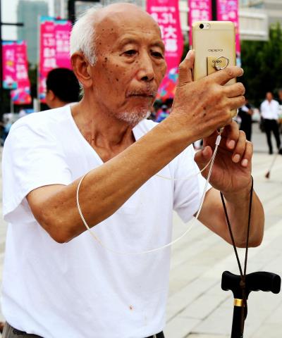 老漢今年87，我也愛拍懾。