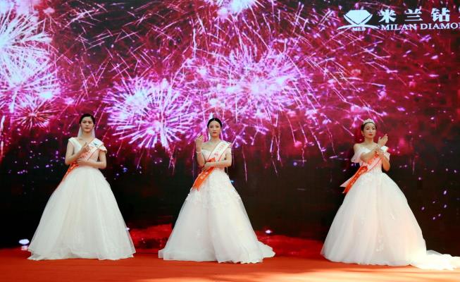 2018市文博會婚紗走秀