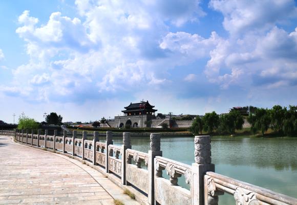 七月八月看巧云