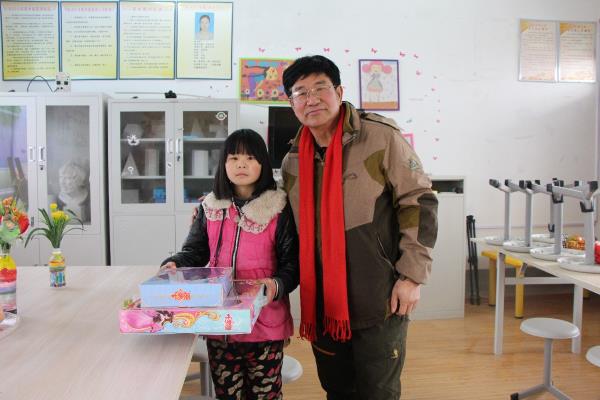 淮南公益服務(wù)網(wǎng)給部分留守兒童圓夢活動(dòng)在孔店鄉(xiāng)東河小學(xué)紀(jì)實(shí)