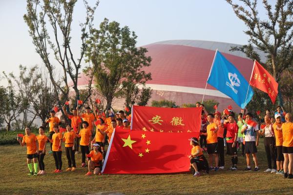 鍛煉身體增強體質(zhì)  長跑協(xié)會喜慶國慶