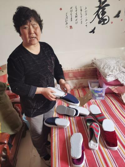 志愿者獻愛心.慰問安慰安徽好人.淮南道德模范-聶道美