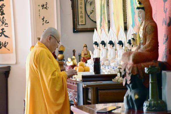 如如佛文化社農歷五月初八慈悲放生