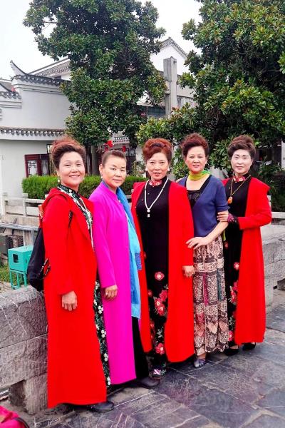 淮南“靚影模特藝術團”游三河古鎮。