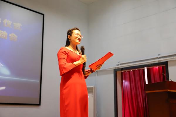 本網(wǎng)今日舉行特約撰稿人受聘暨筆友攝友結(jié)對(duì)交流會(huì)