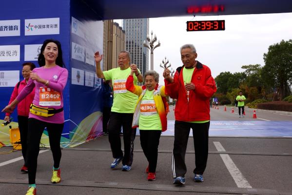 2018淮南國際馬拉松賽之中國長跑第一人張亮友