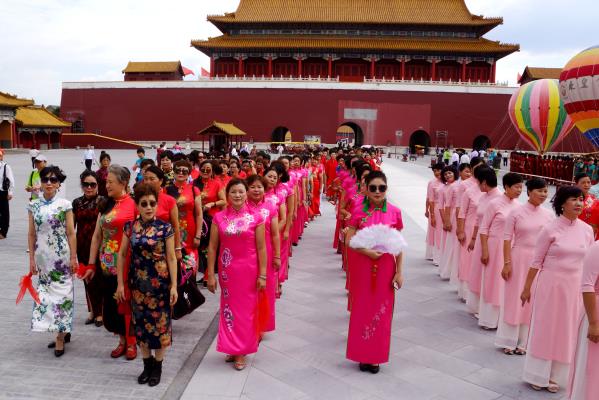 長三角千人旗袍秀之橫店旗袍秀