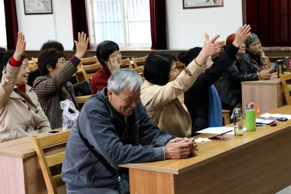 淮南市抗癌俱樂部舉辦《中華通絡操》養生講座