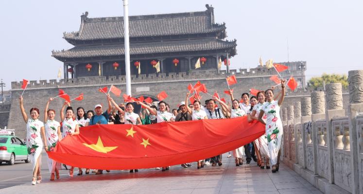 淮南圖片網為國齊歡唱//胡鳳茹
