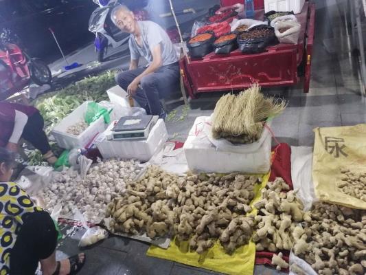 【生活剪影】人間煙火是地攤