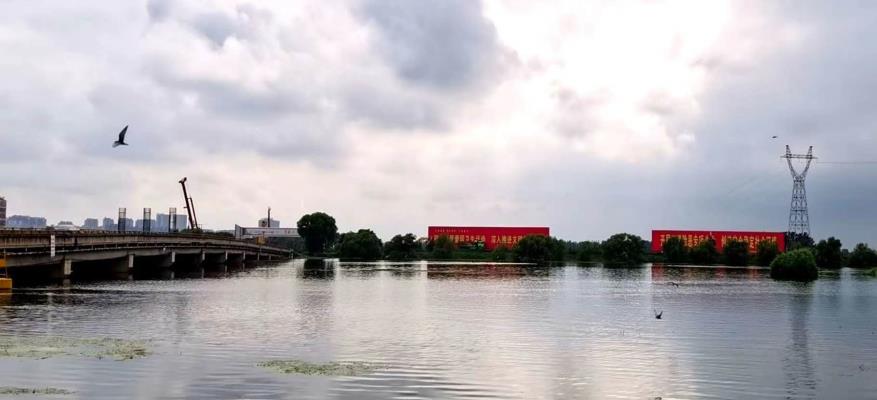 李維煥《 戰洪 》（新韻）