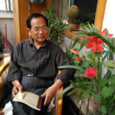 韻海泛舟壯人生