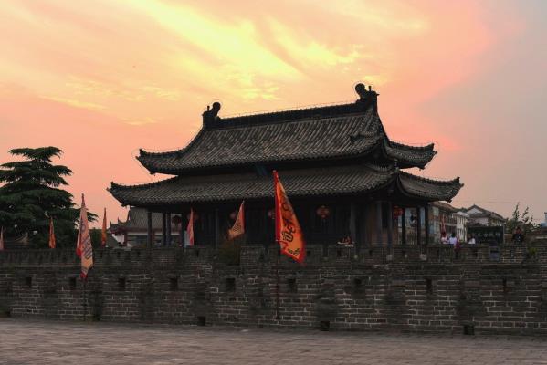 步時英武君《靖淮門外》韻有作