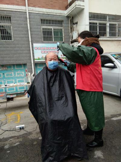 七絕：贊志愿者進社區義務理發