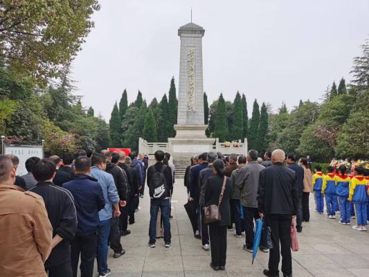 讓紅色基因浸潤(rùn)黨員干部和青少年心田