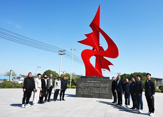 壽縣小甸鎮(zhèn) ：清明時(shí)節(jié)祭忠魂 “不忘初心”向前行
