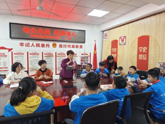 指間非遺 紙韻童心 ——田家庵區朝陽華聲苑社區關工委開展未成年人剪紙活動