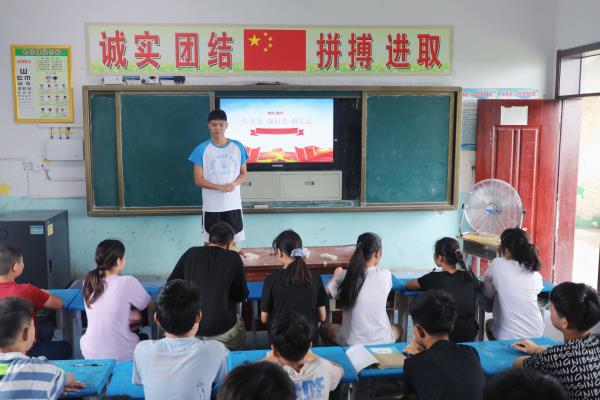 安徽淮南：學(xué)黨史，跟黨走，童心稚筆繪情深
