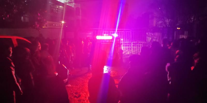 爭先恐后連夜排隊領取選房順序號