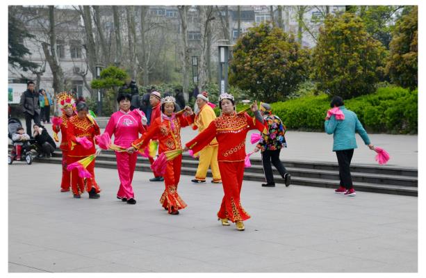 龍湖公園自娛自樂的人
