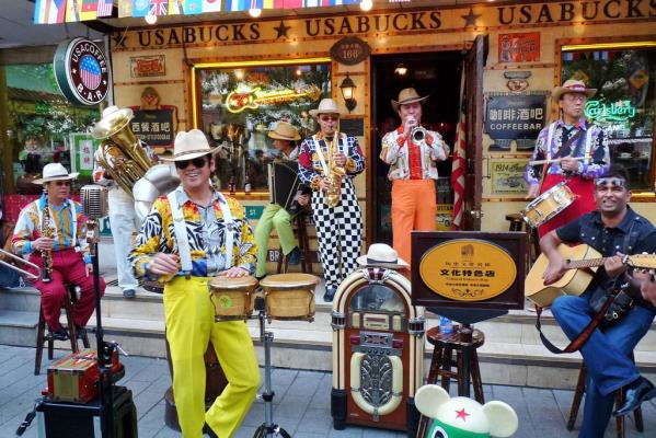 異彩紛呈的中央大街