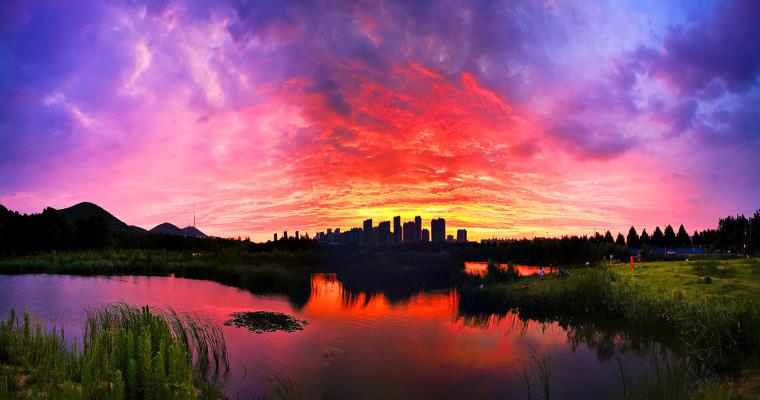 手機拍大片：霞染舜耕山