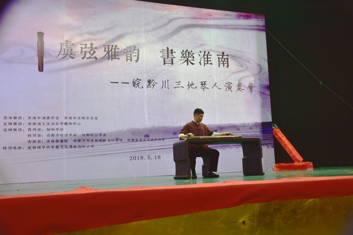 DSC_0169.JPG DSC_0169.JPG