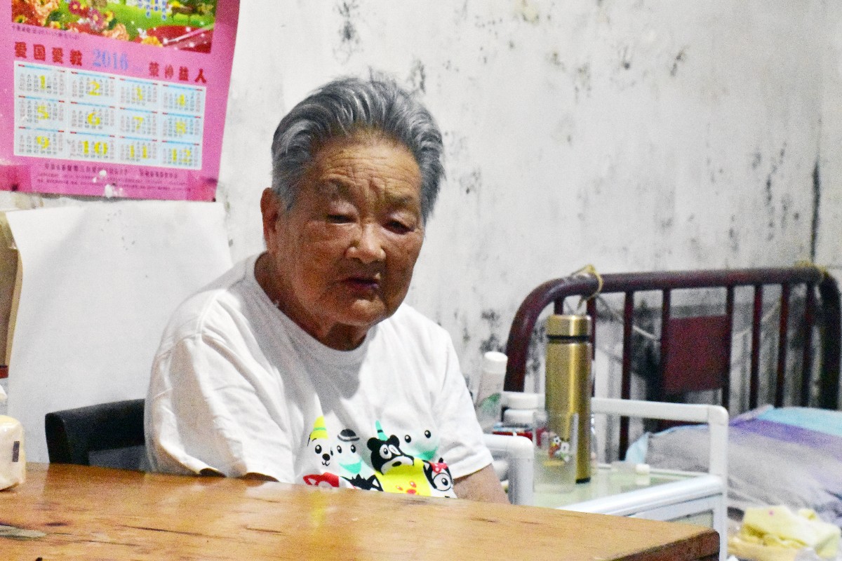 DSC_0127.JPG DSC_0127.JPG