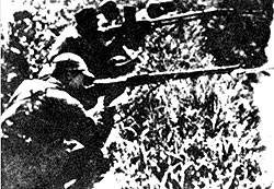 33新四軍在戰斗中.jpg