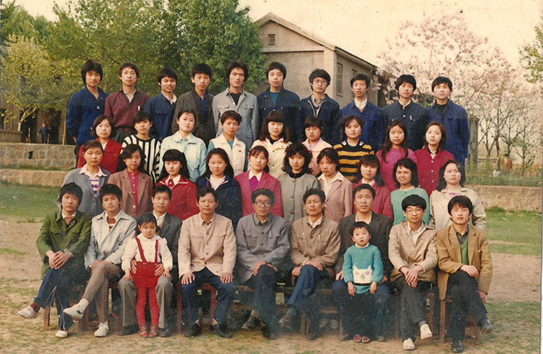 16淮南九中89屆高中2班照片_副本.jpg