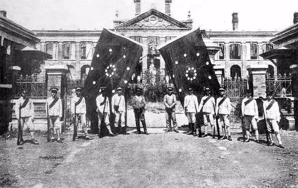 1911年10月10日，武昌起義爆發湖北軍政府成立.jpg