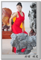 奇石與美女