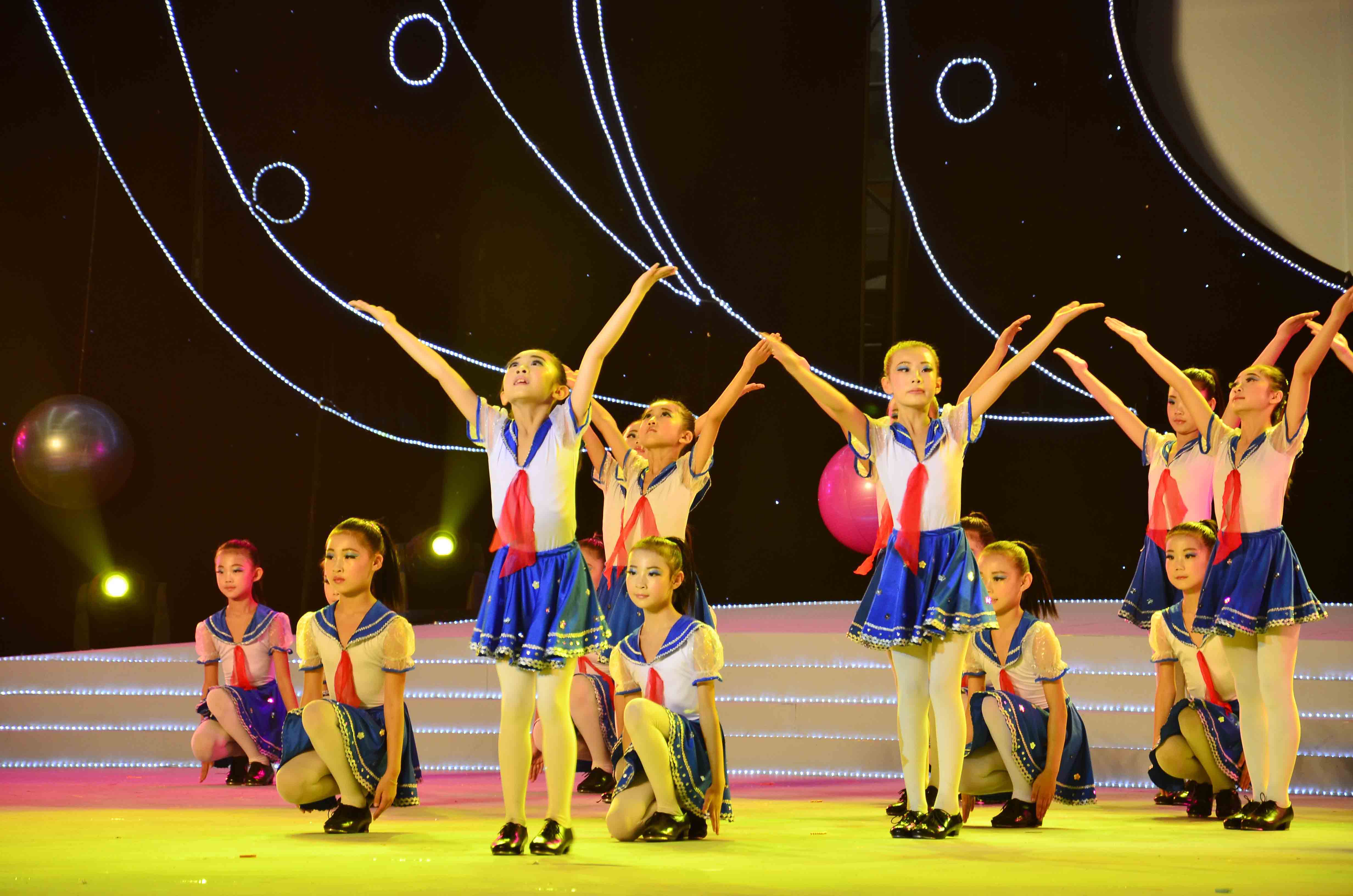 第三屆中國。淮南國際少兒藝術節<<小荷風采>>第一場