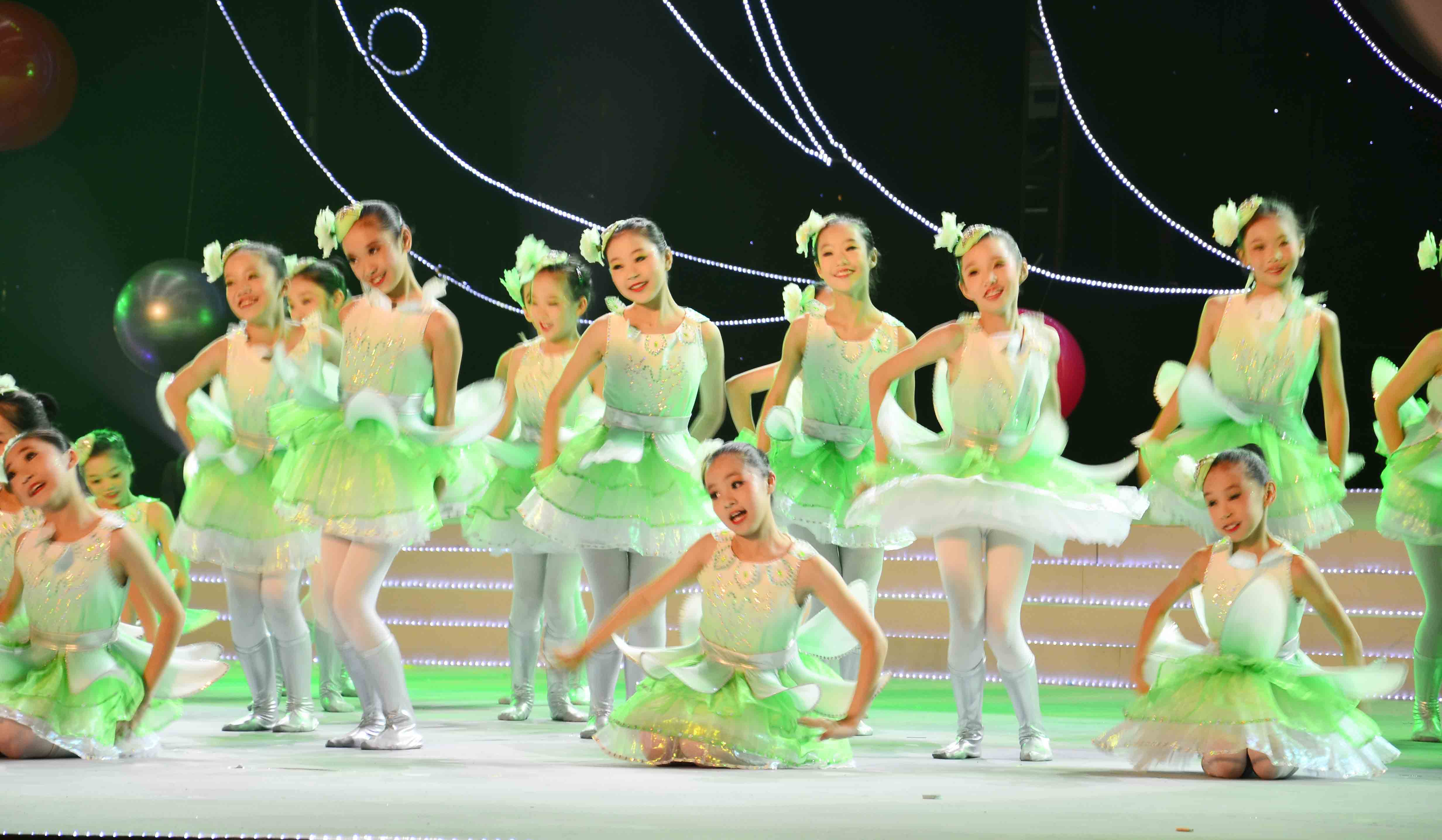 第三屆中國。淮南國際少兒藝術節<<小荷風采>>第一場