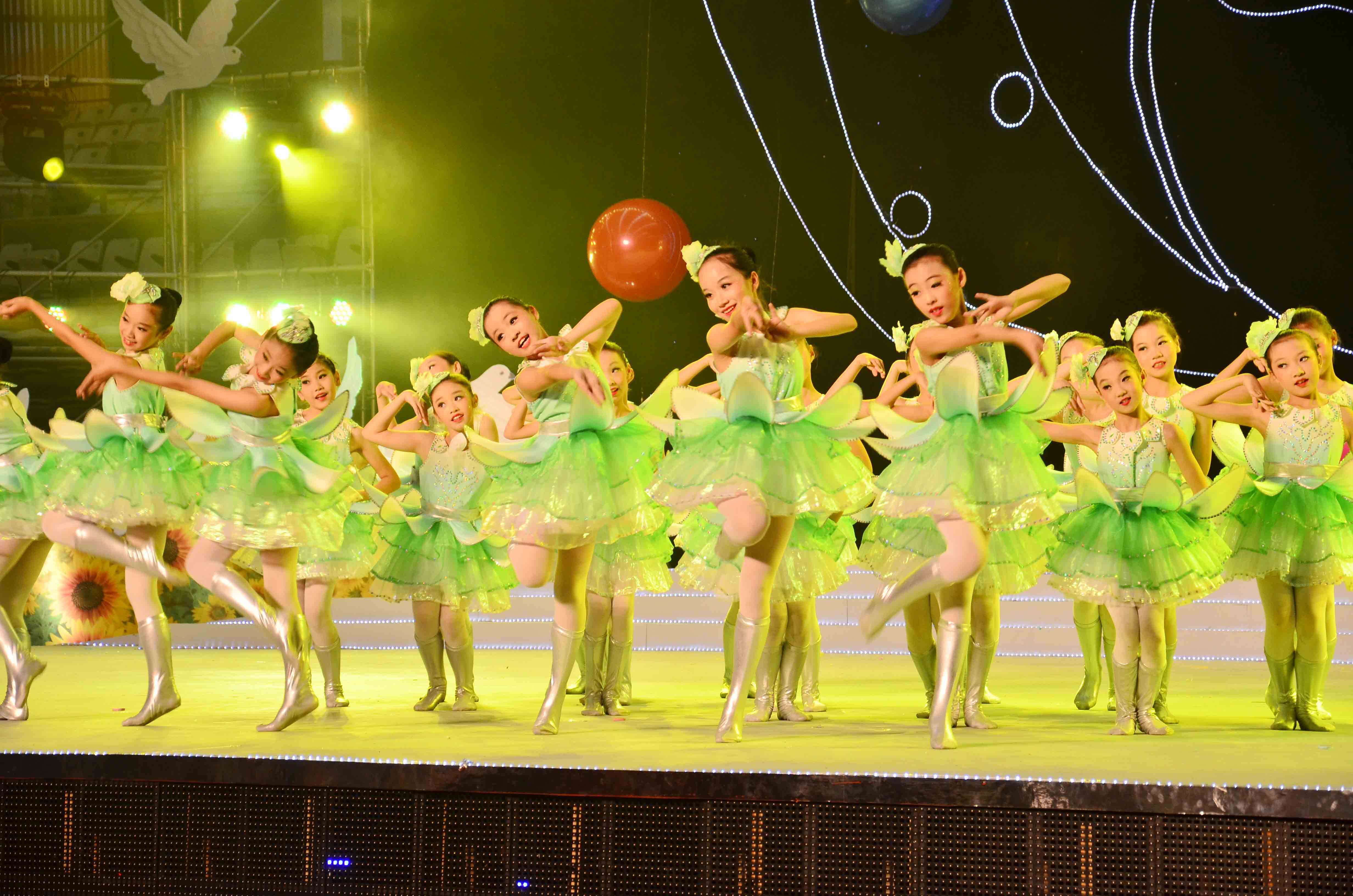 第三屆中國。淮南國際少兒藝術節<<小荷風采>>第一場