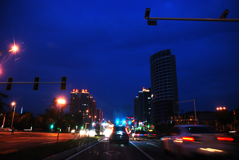 雨過(guò)彩云飛
