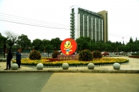 節(jié)慶街頭氣氛濃