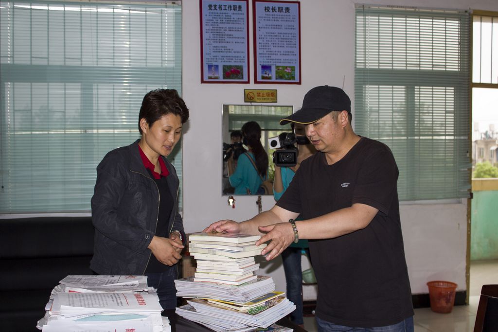 宋哥下鄉送溫暖