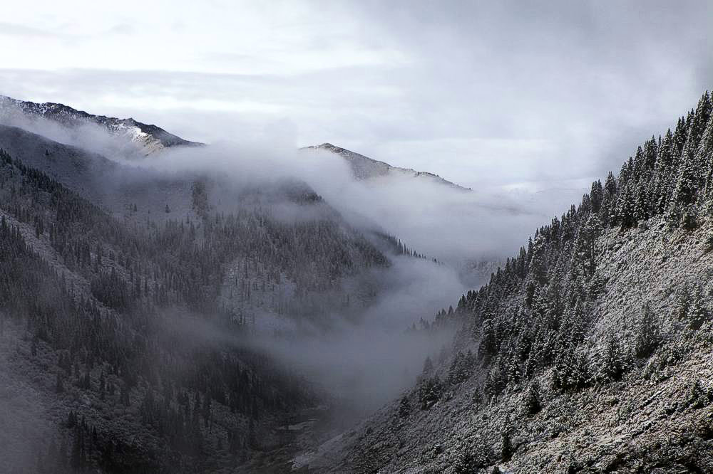 驢行川藏第一險(xiǎn)——翻越冰雪覆蓋的雀兒山(組照)