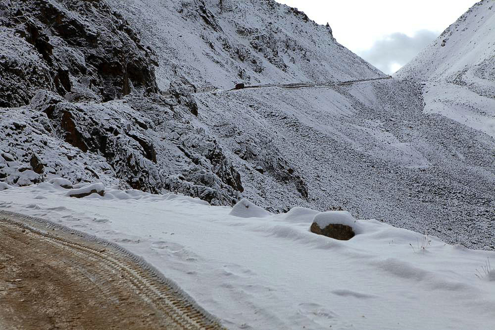 驢行川藏第一險(xiǎn)——翻越冰雪覆蓋的雀兒山(組照)