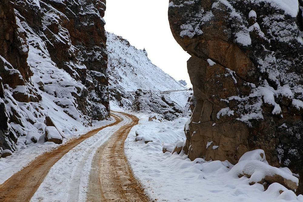 驢行川藏第一險(xiǎn)——翻越冰雪覆蓋的雀兒山(組照)