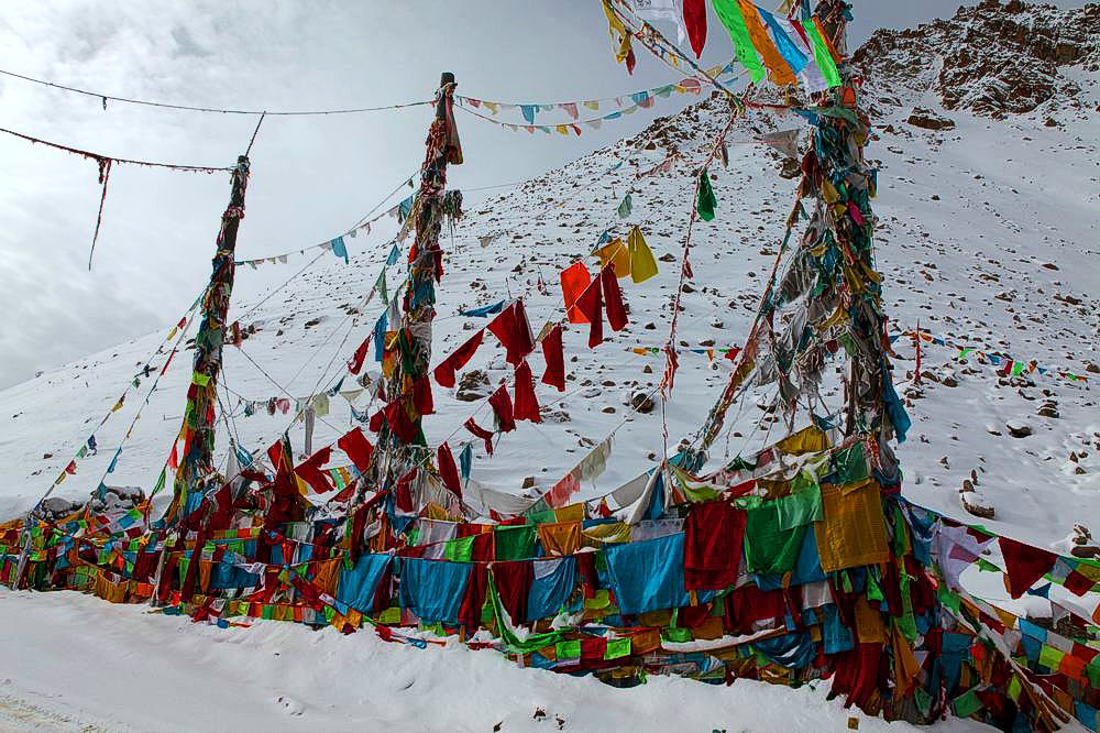 驢行川藏第一險(xiǎn)——翻越冰雪覆蓋的雀兒山(組照)