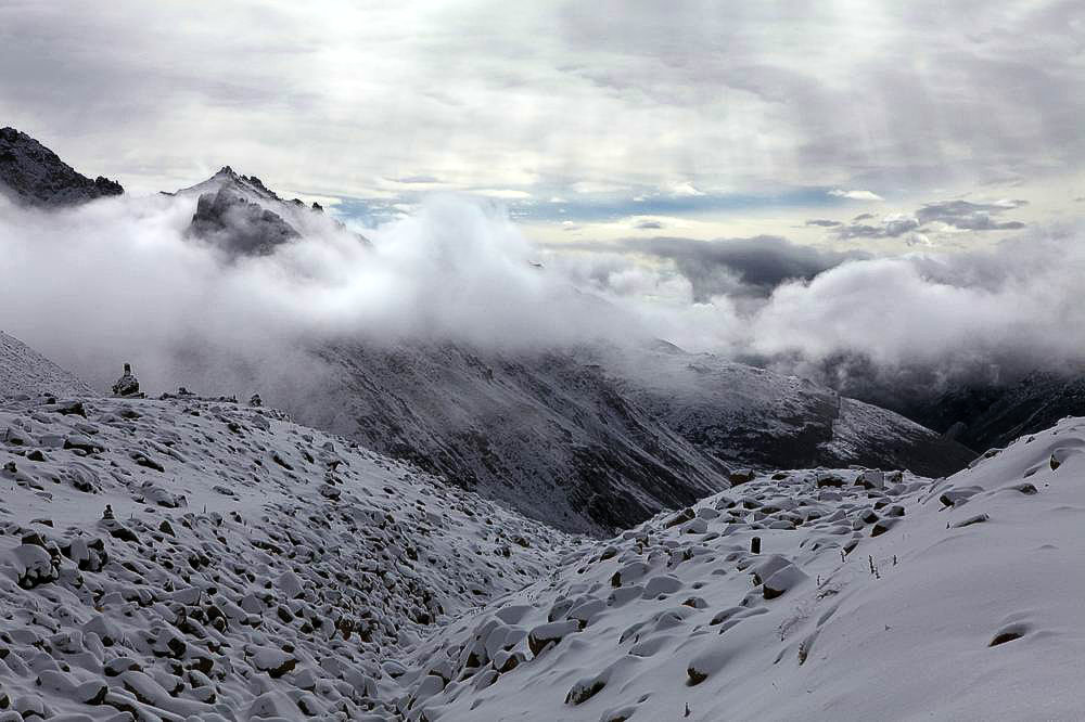 驢行川藏第一險(xiǎn)——翻越冰雪覆蓋的雀兒山(組照)