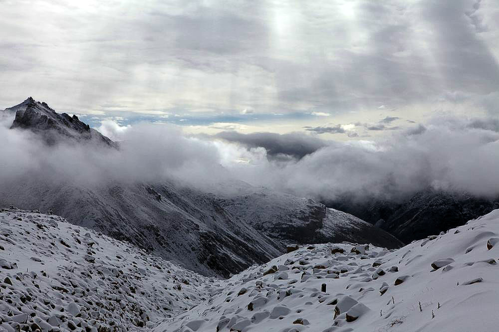 驢行川藏第一險(xiǎn)——翻越冰雪覆蓋的雀兒山(組照)