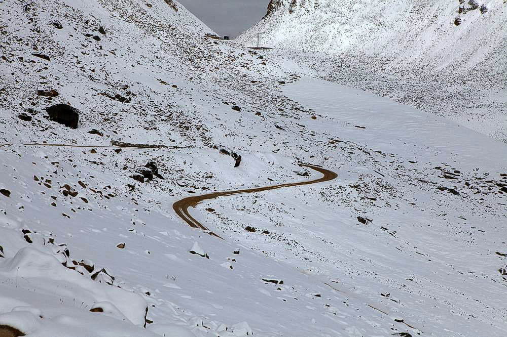 驢行川藏第一險(xiǎn)——翻越冰雪覆蓋的雀兒山(組照)
