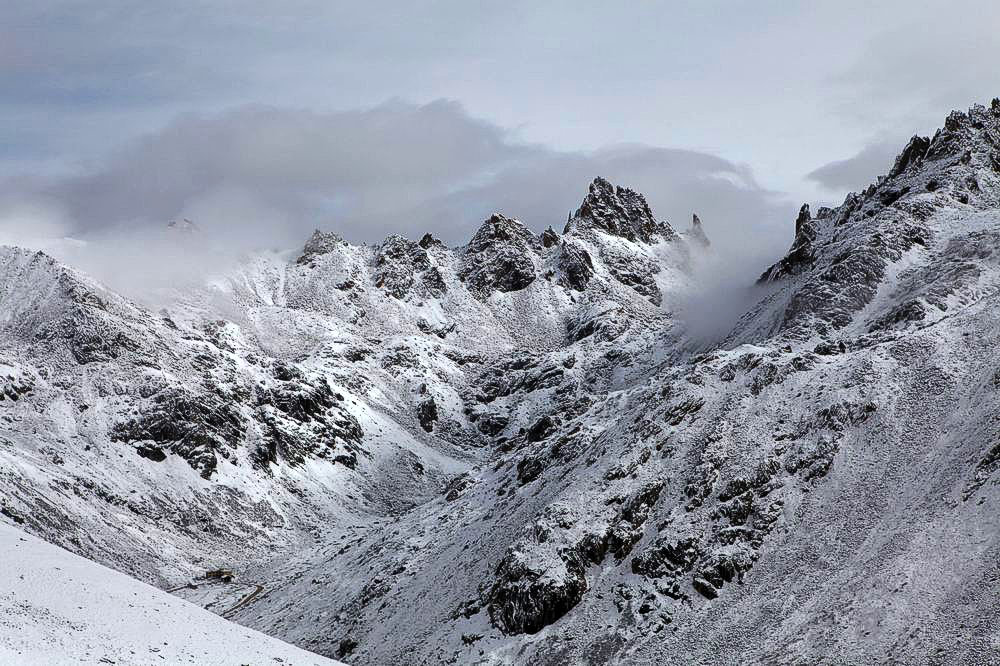 驢行川藏第一險(xiǎn)——翻越冰雪覆蓋的雀兒山(組照)
