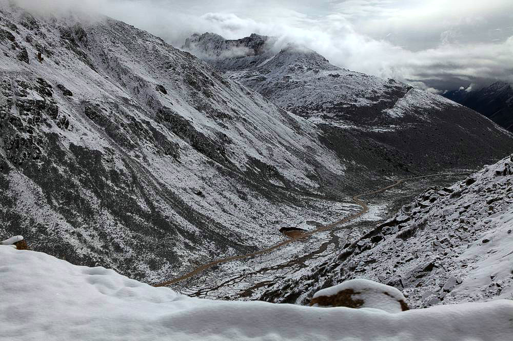 驢行川藏第一險(xiǎn)——翻越冰雪覆蓋的雀兒山(組照)