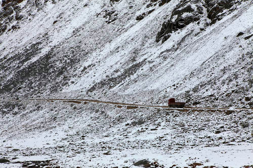 驢行川藏第一險(xiǎn)——翻越冰雪覆蓋的雀兒山(組照)