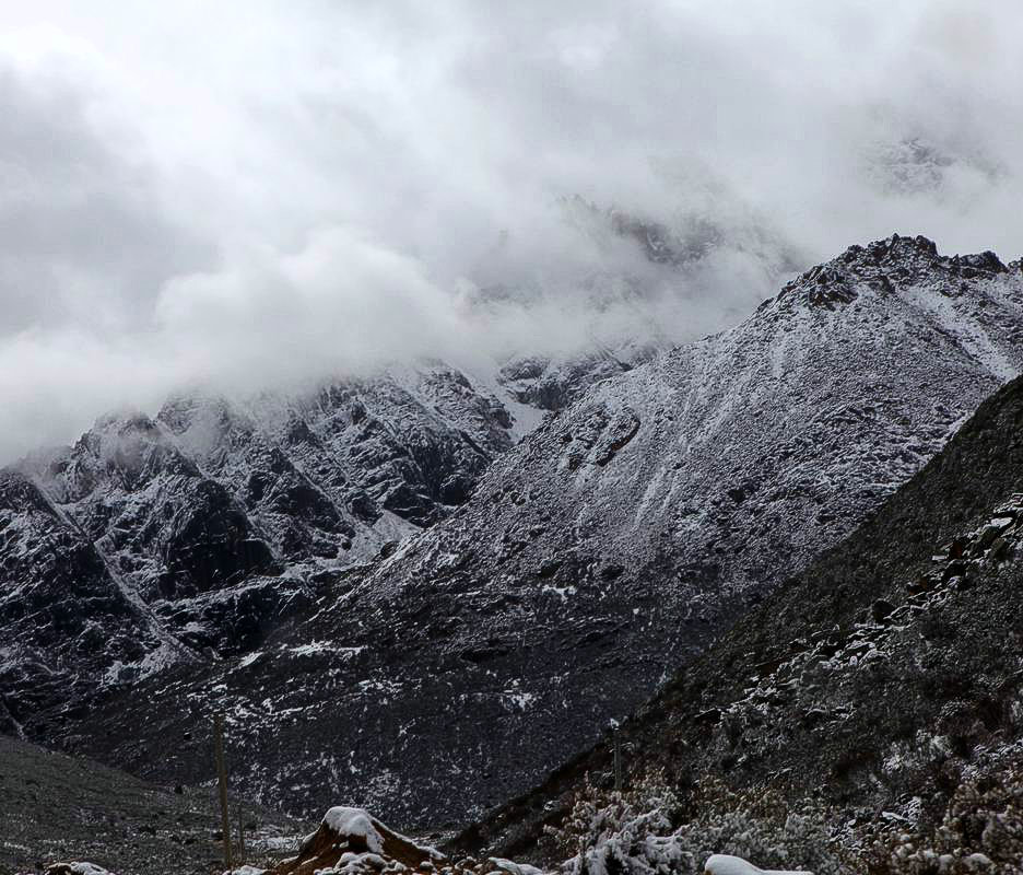 驢行川藏第一險(xiǎn)——翻越冰雪覆蓋的雀兒山(組照)